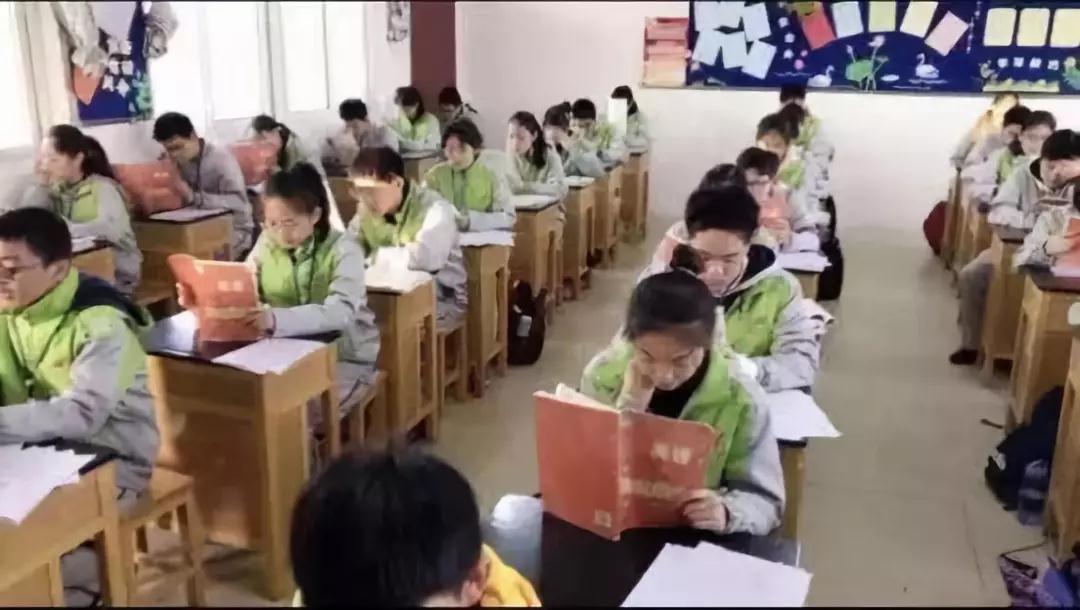 同桌的你與你一路同行——江陰市初級(jí)中學(xué)校服 同桌的你與你一路同行——江陰市初級(jí)中學(xué)校服