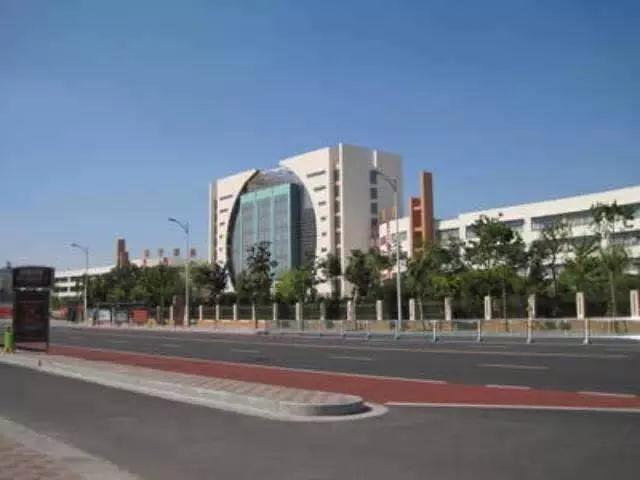 淮安市浦東實驗學(xué)校 淮安市浦東實驗學(xué)校