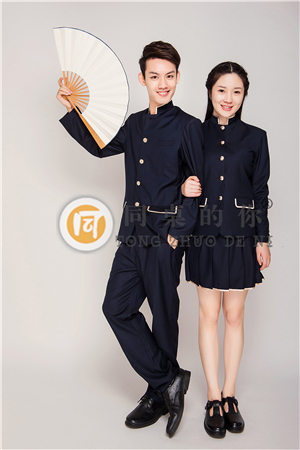 中小學(xué)生統(tǒng)一穿著校服的意義和作用是什么？