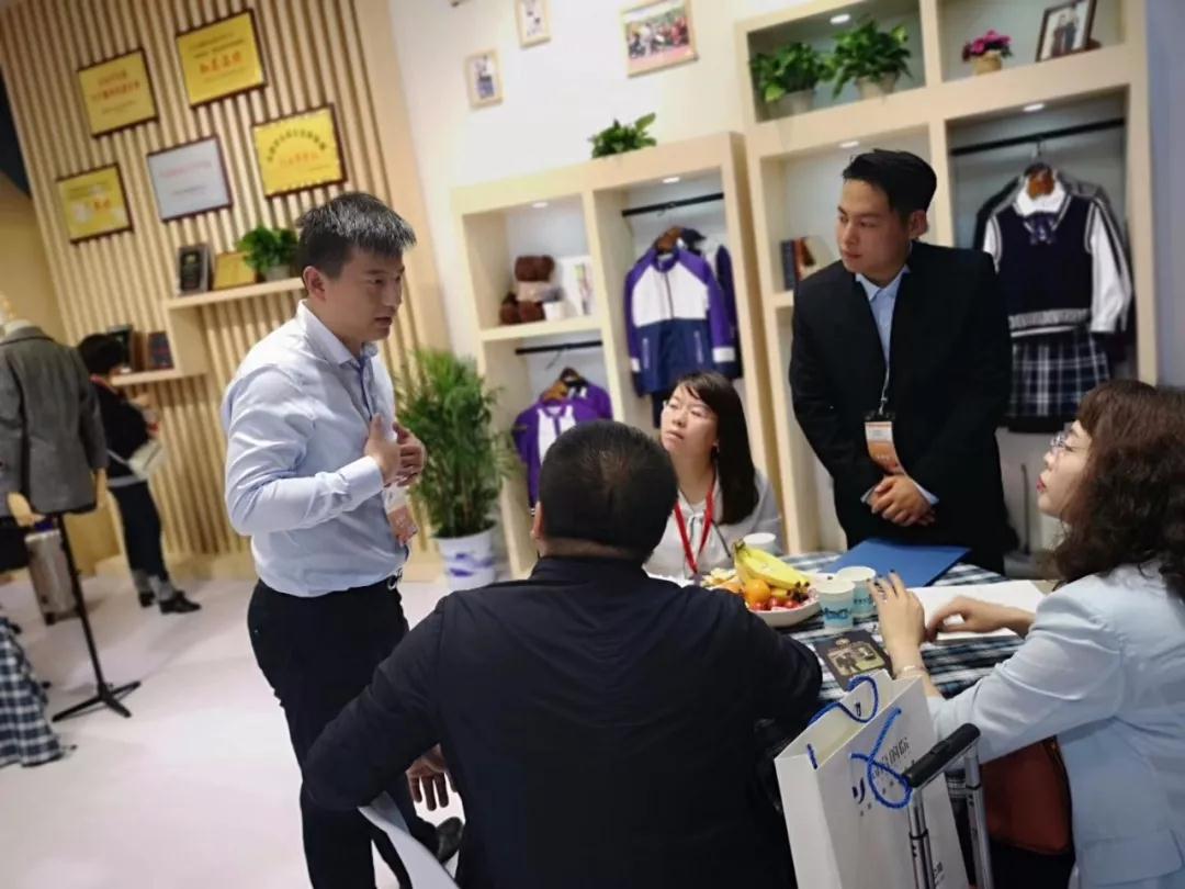 同桌的你(DESKMATES)重磅亮相2019上海國際校服·園服展 同桌的你(DESKMATES)重磅亮相2019上海國際校服·園服展