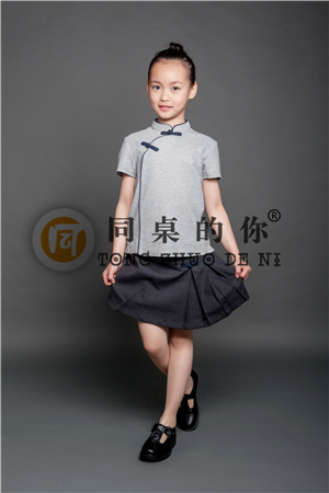 中國(guó)風(fēng)校服水滴領(lǐng)下的華夏風(fēng)姿
