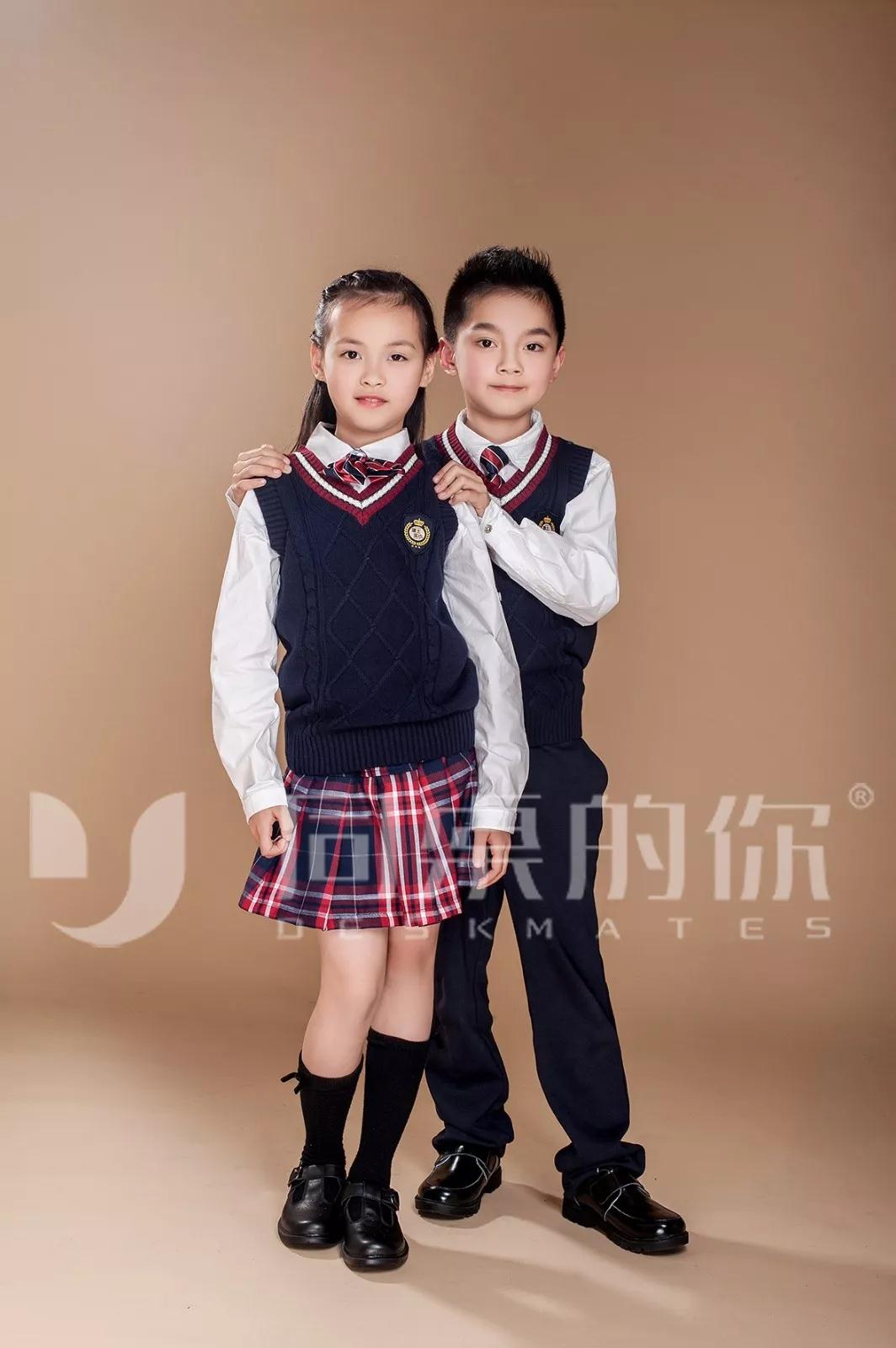 春秋時(shí)尚學(xué)院風(fēng)套裝