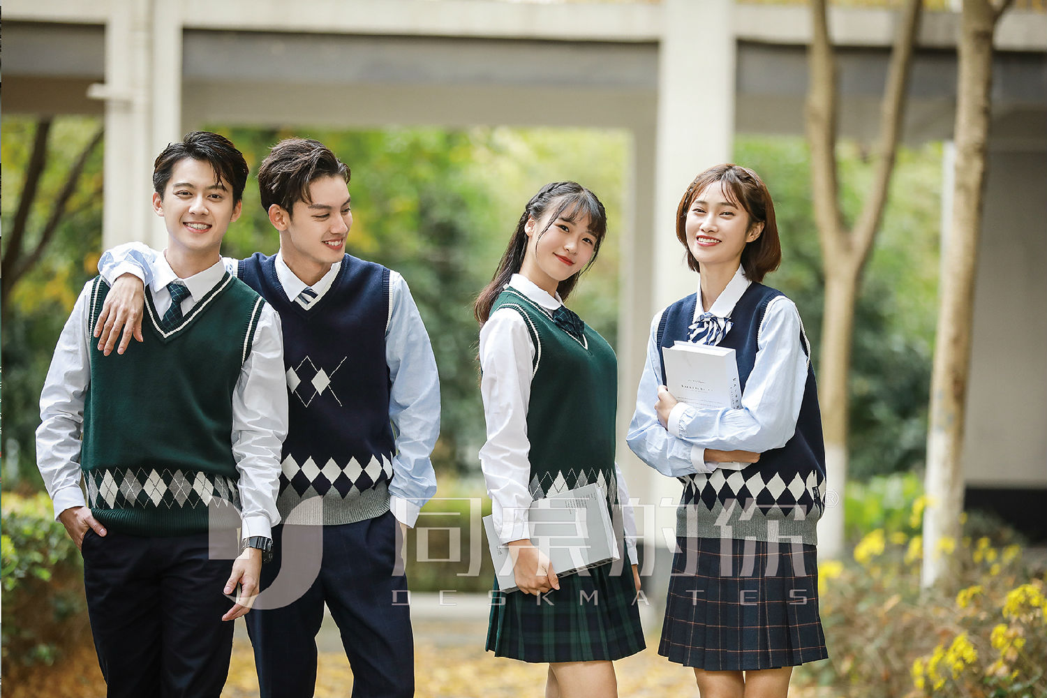 為什么普通學(xué)校女生校服是褲子，貴族學(xué)校校服卻是裙子呢？