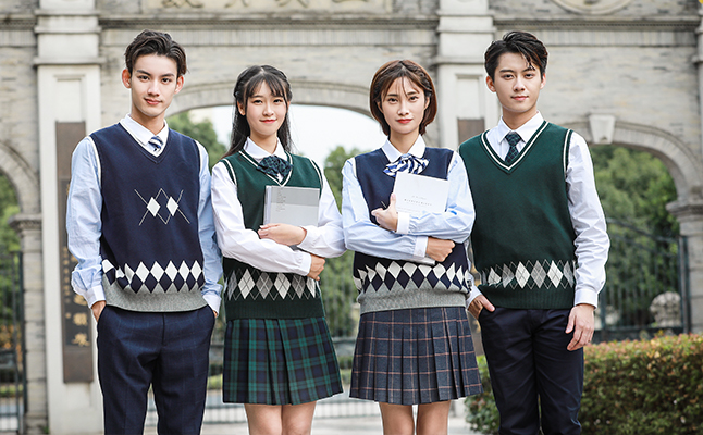 學(xué)校在什么時候最適合定制校服？