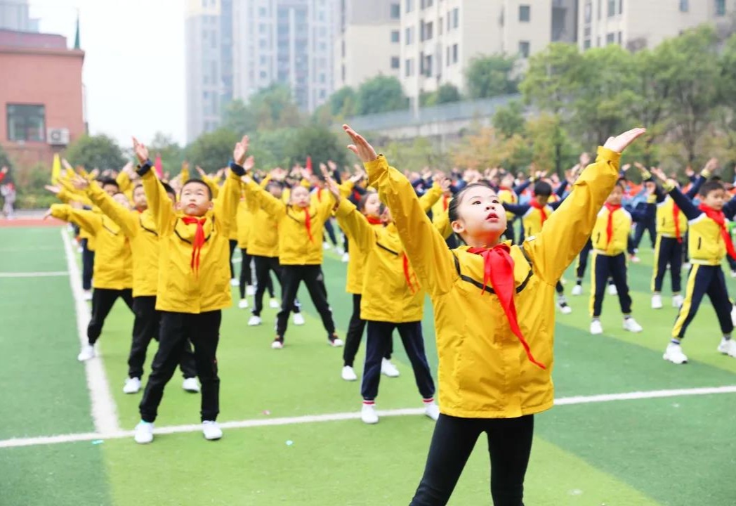 校服廠家定做的校服能直接穿嗎？