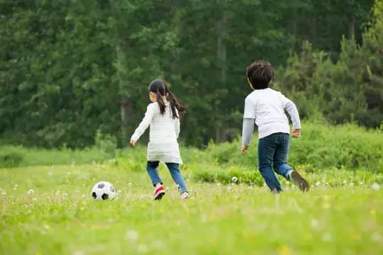 什么顏色適合春季校服？