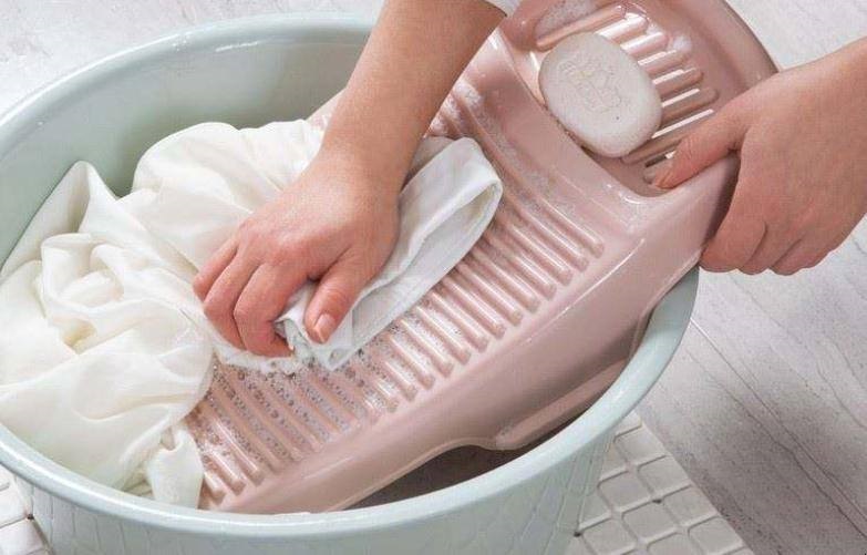 幾種常見的小學校服污漬祛除方法