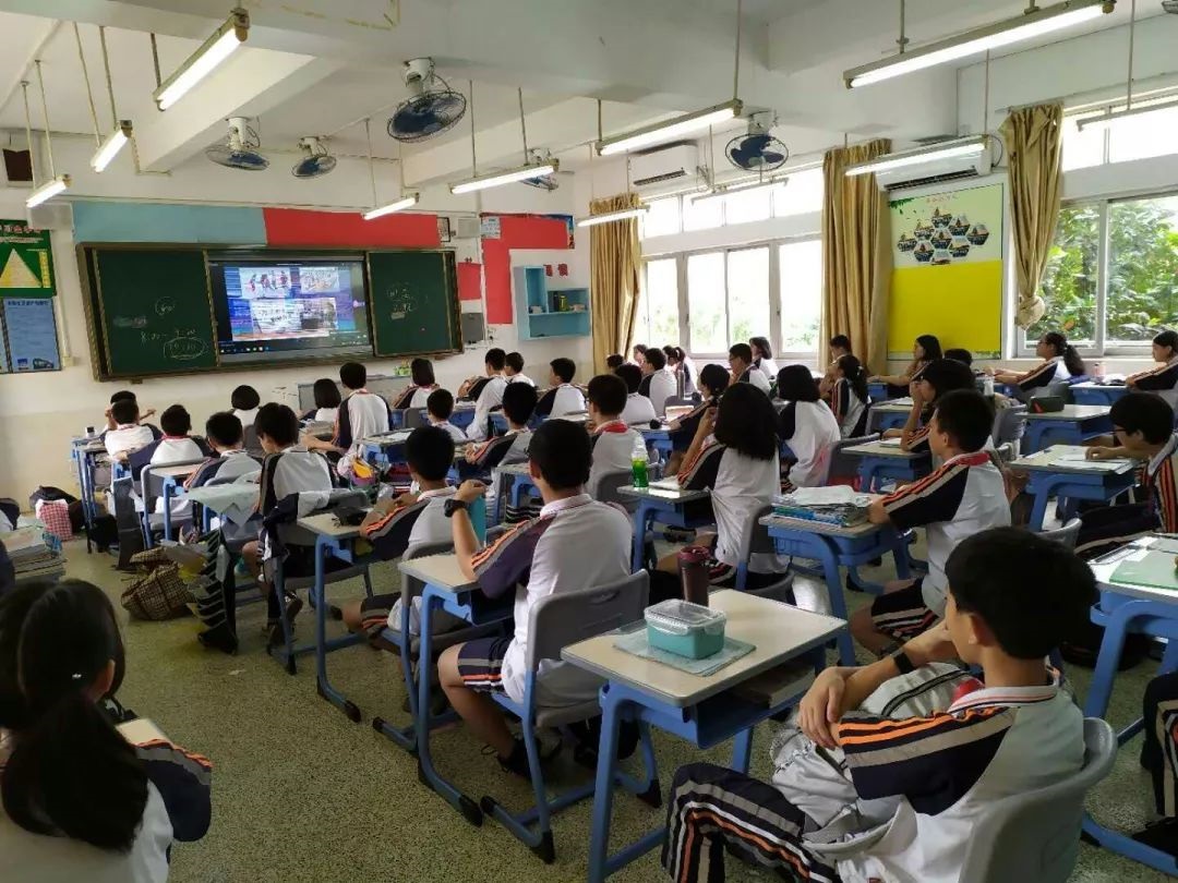 為什么小學(xué)生夏季校服水洗比干洗好？