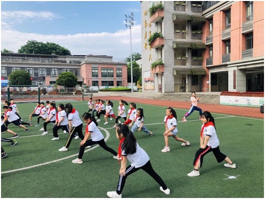 學(xué)生校服定做該怎么分類？