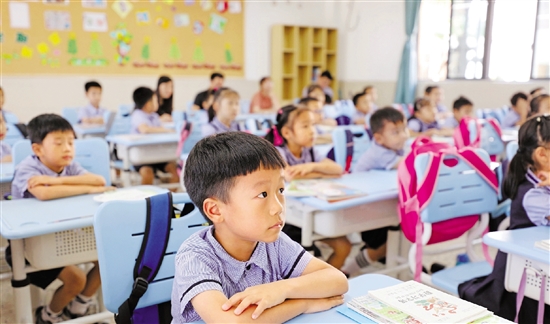 學生校服該怎么分類？