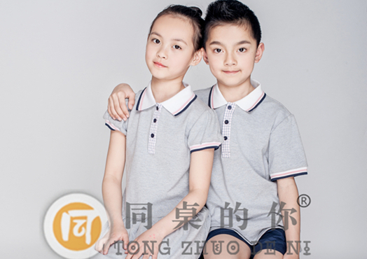 【同桌的你】 當孩子穿上新校服的一剎那…