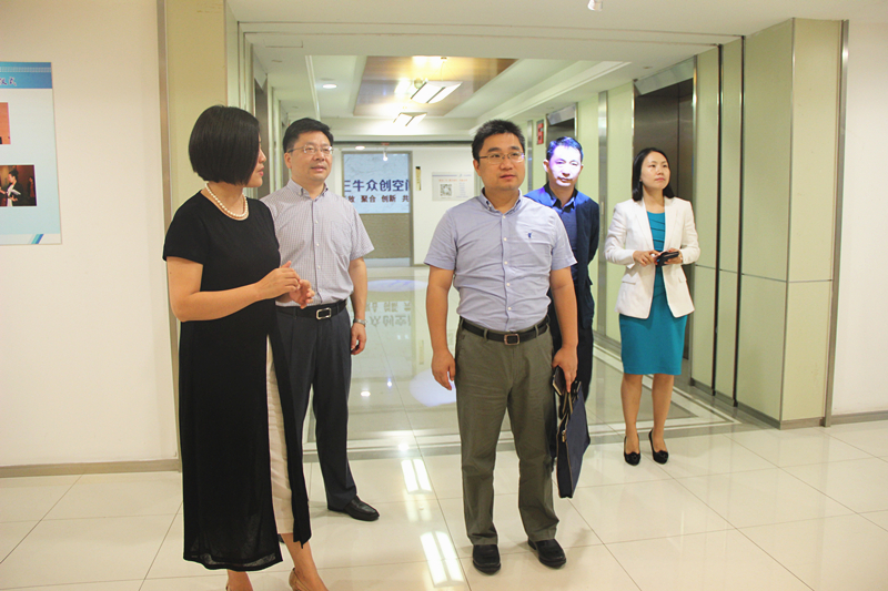歡迎科技鎮(zhèn)長團團長楊云、江陰市科技局局長周琛一行蒞臨三牛眾創(chuàng)空間