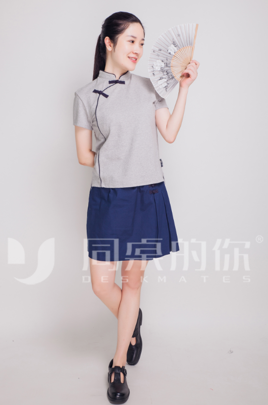 中學(xué)生校服定制如何搭配比較好？