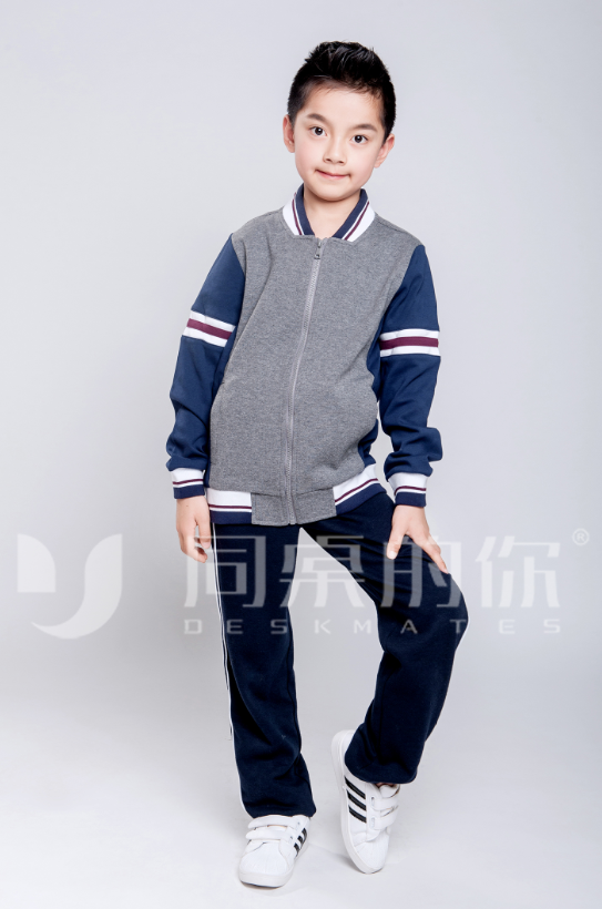 如何正確選擇中小學(xué)生校服定做廠家？