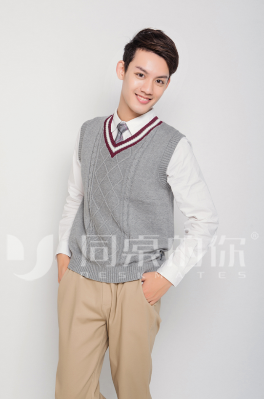 如何讓發(fā)黃的定制校服煥然一新？