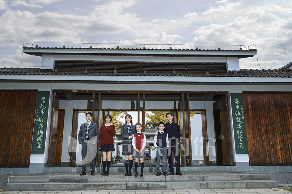 2021年的校服市場規(guī)模和市場將會如何發(fā)展? 2021年的校服市場規(guī)模和市場將會如何發(fā)展?