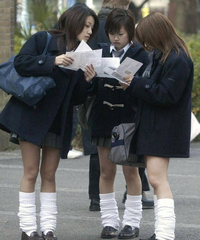 這里為你解密，為什么日本校服短裙越來越短？