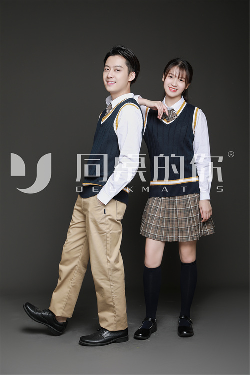 學校年會上可以穿搭校服嗎？