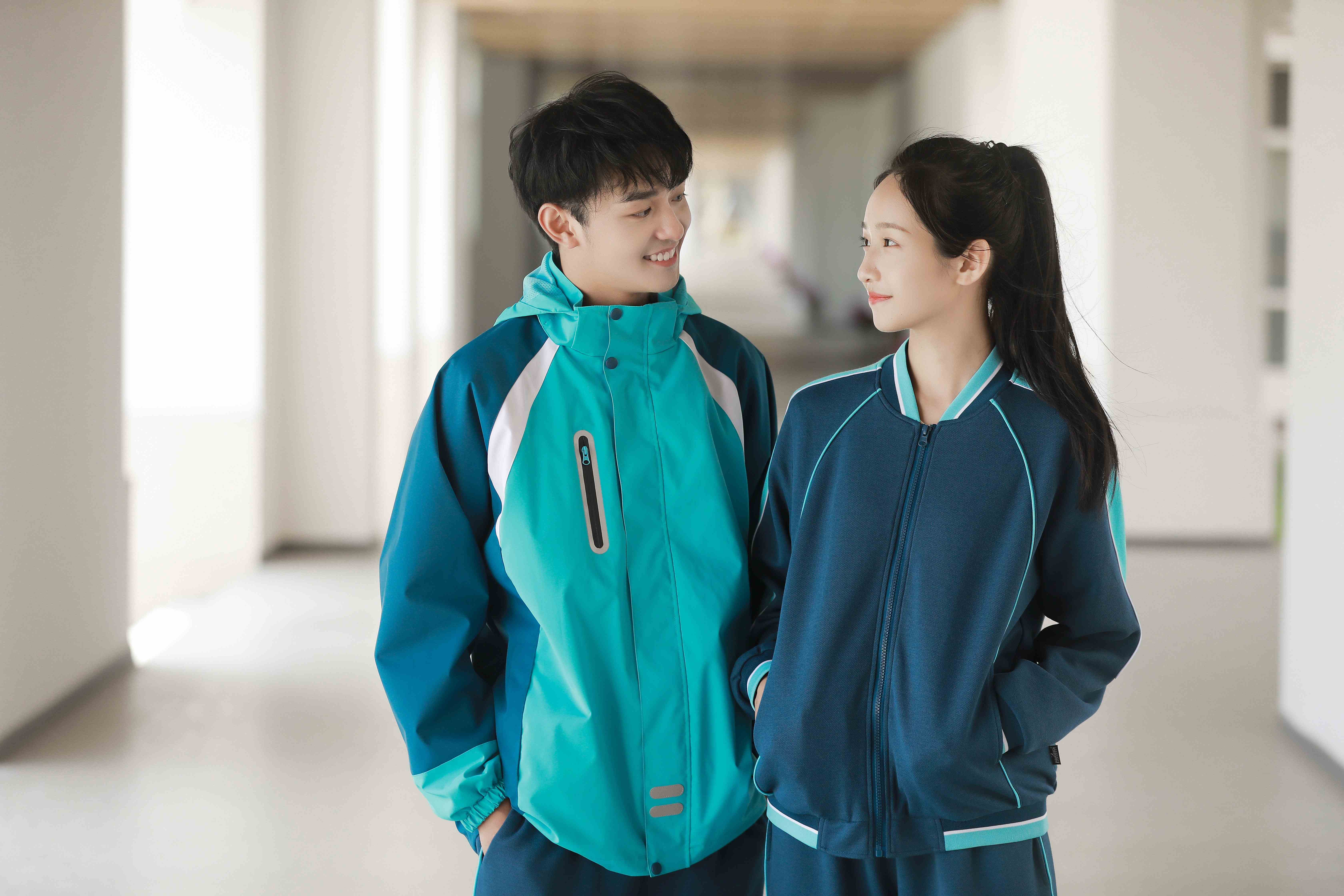今日的校服定制為何受到中學(xué)生的追捧？