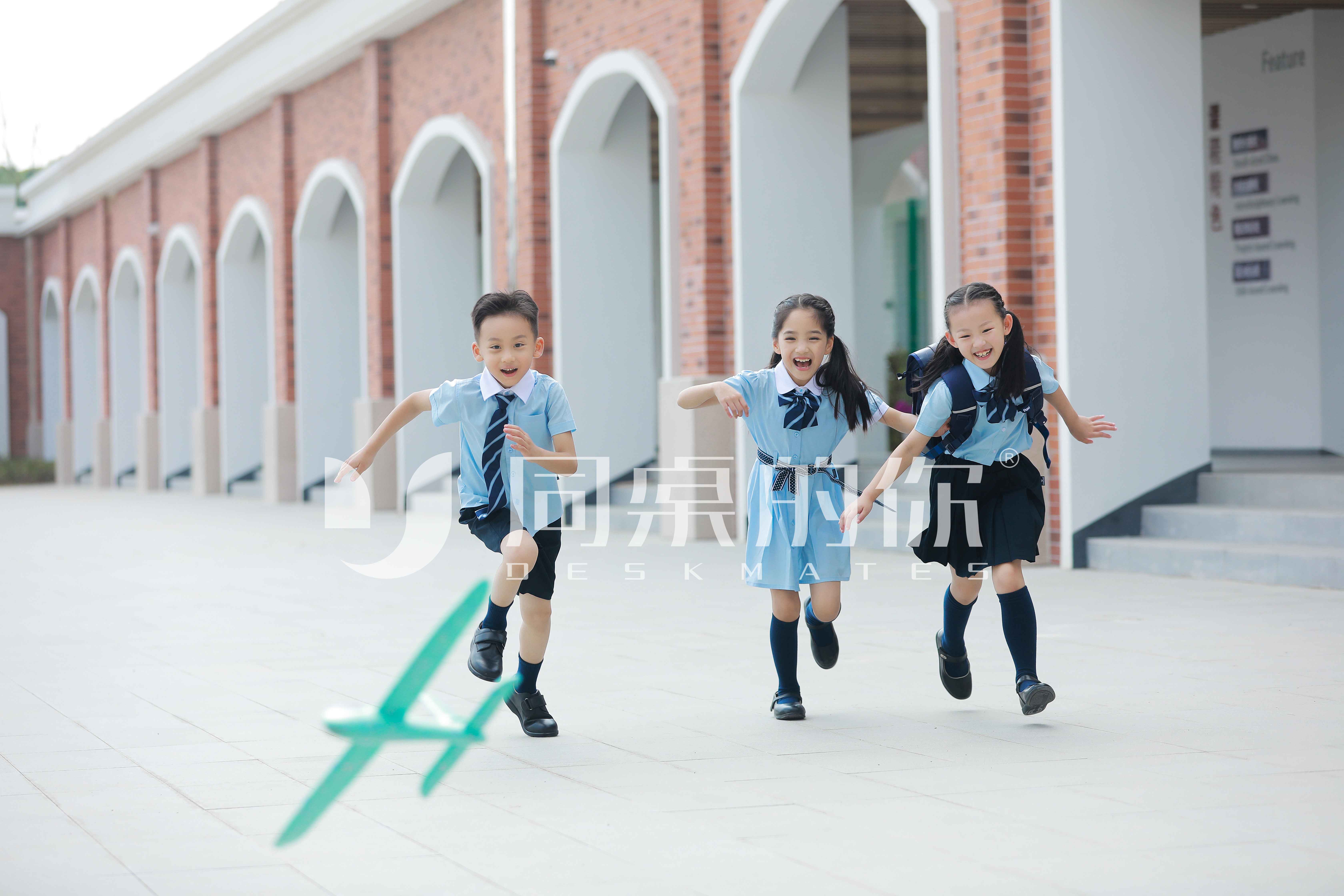 開學(xué)季，發(fā)校服啦
