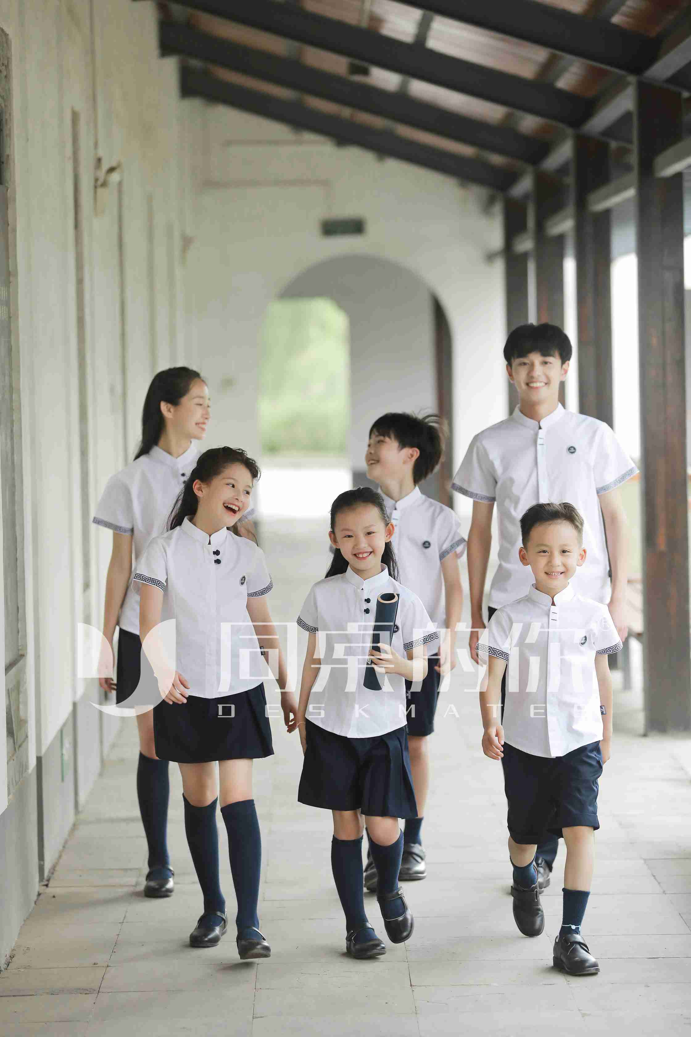 春日清新：打造時(shí)尚春季校服搭配指南