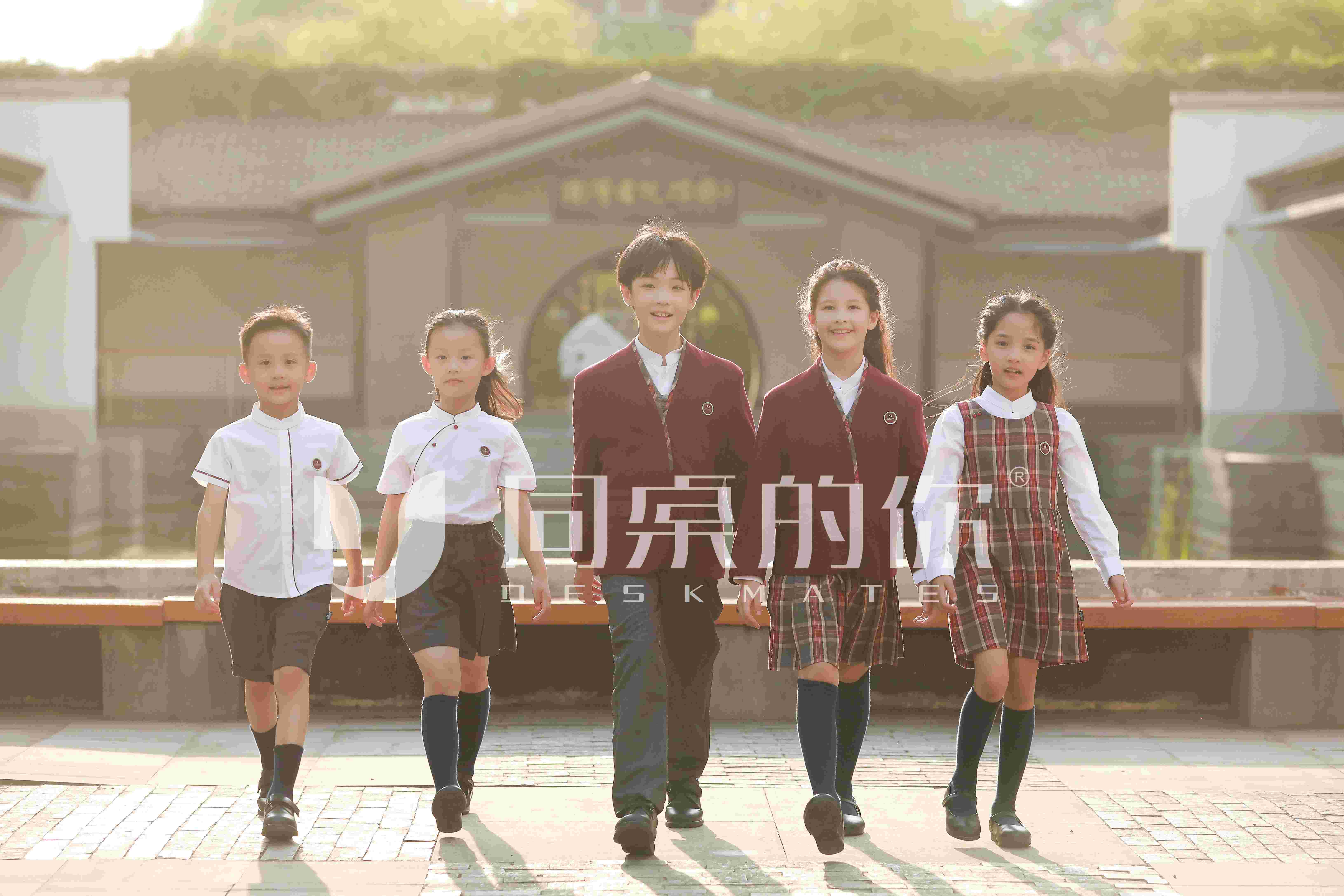 校園風(fēng)采：中國(guó)校服的演變與文化意蘊(yùn)