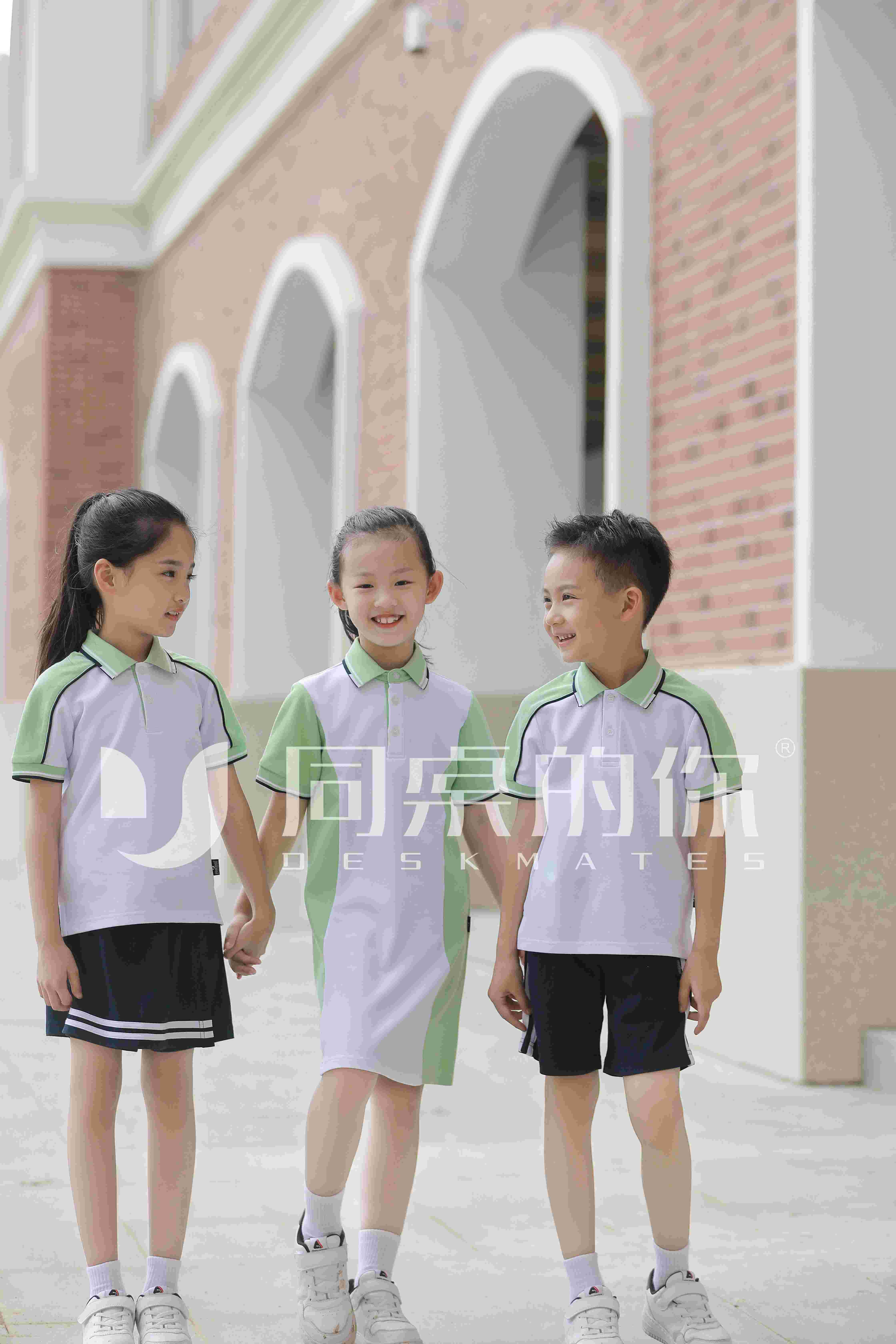 校服之家：走進(jìn)校服生產(chǎn)的搖籃
