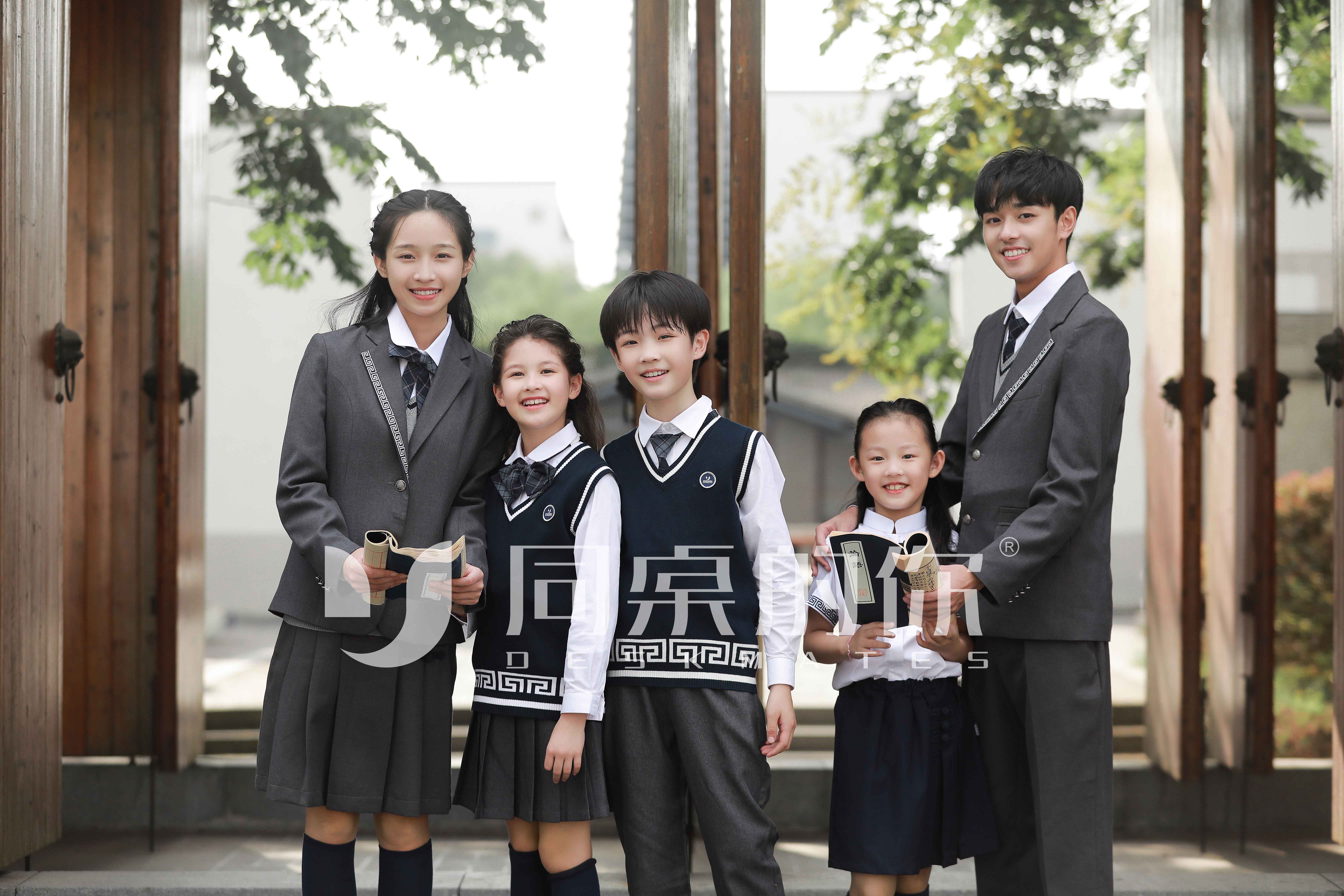 春回校園，青春裝扮：探索校服春季穿搭術(shù)