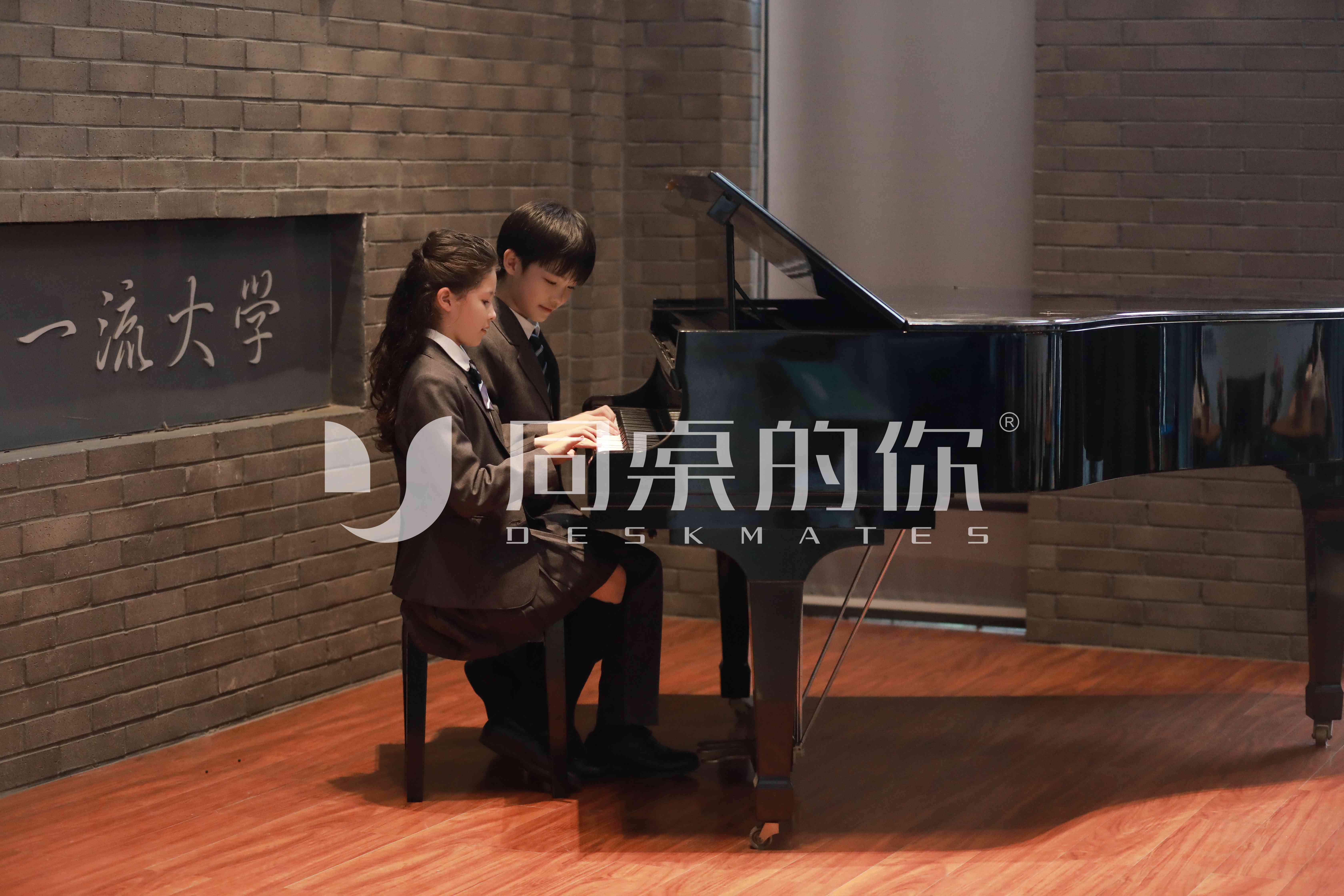 從三個(gè)方面說說中學(xué)生校服定制為什么要選同桌的你