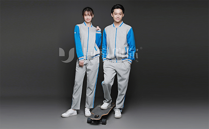校服生產(chǎn)批發(fā)定做廠家的性價(jià)比如何衡量?