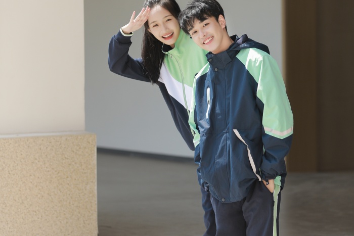 定制學(xué)生校服哪家好，校服定制就選圣瀾服飾